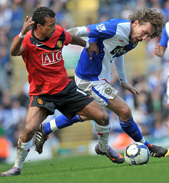 也特别向纳 也特别向纳