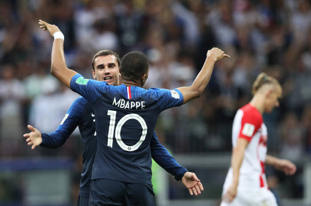 约罗谈伤情:现在我已恢复训练,别人的支持对我来说至关重要.