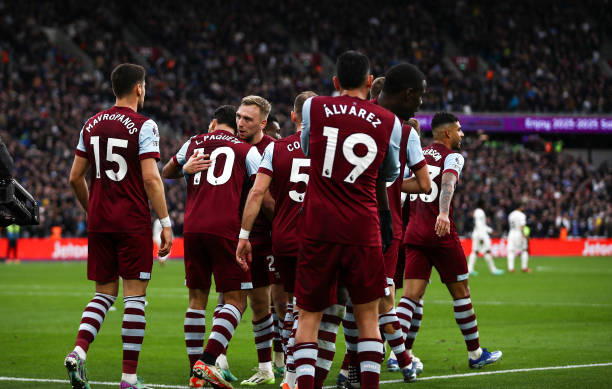 俱乐部的 俱乐部的